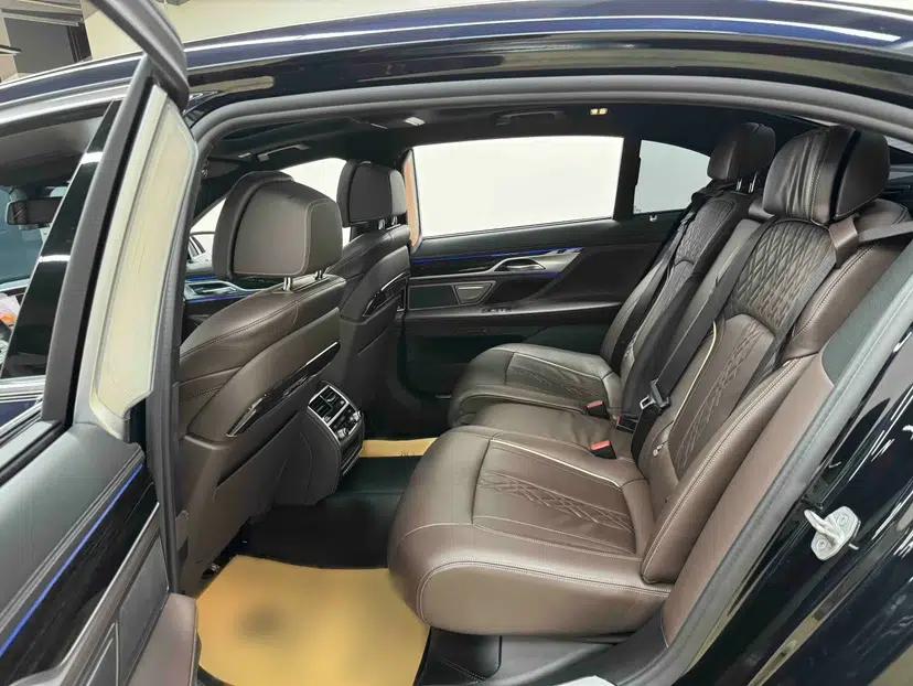 BMW 7 Series 2019 Restyled 730Li M Sport Package — миниатюра 16