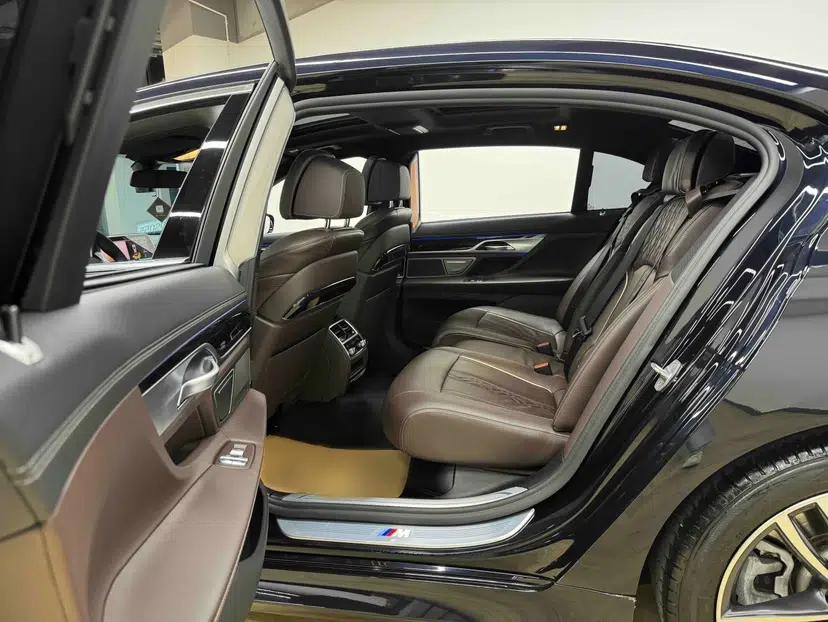 BMW 7 Series 2019 Restyled 730Li M Sport Package — миниатюра 17