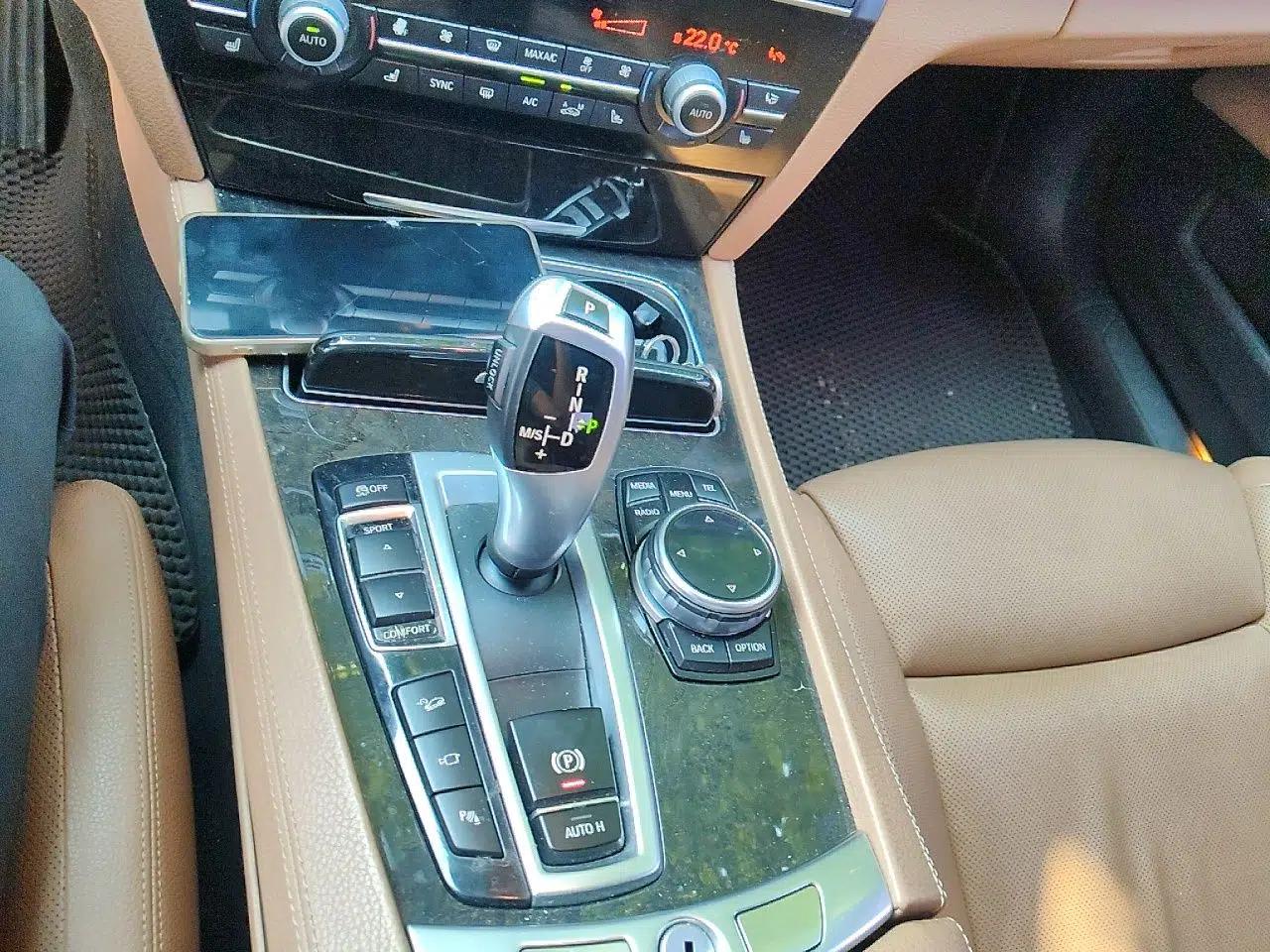BMW 7 Series 2013 740Li xDrive — миниатюра 14