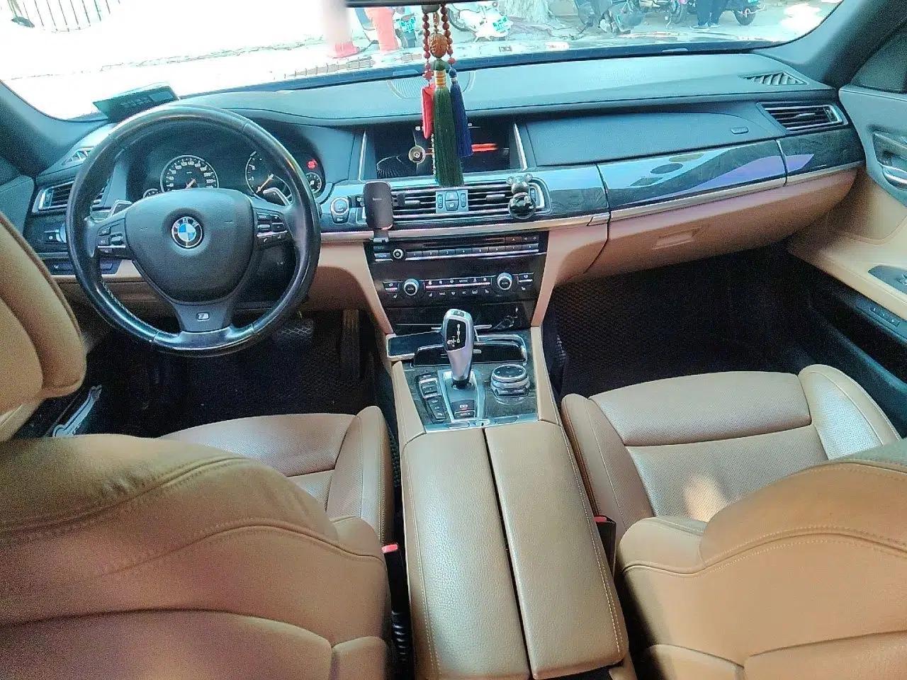 BMW 7 Series 2013 740Li xDrive — миниатюра 9