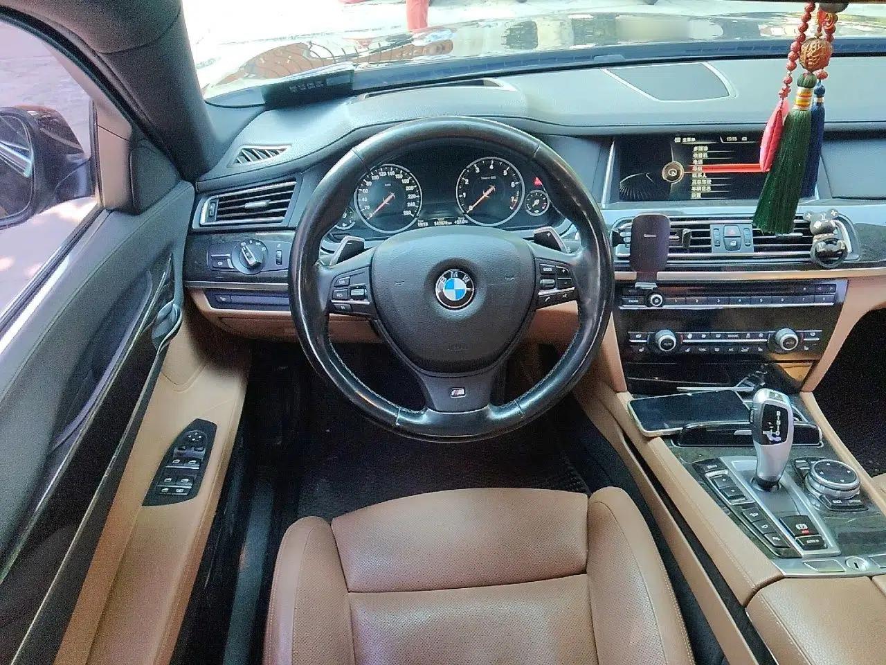 BMW 7 Series 2013 740Li xDrive — миниатюра 10
