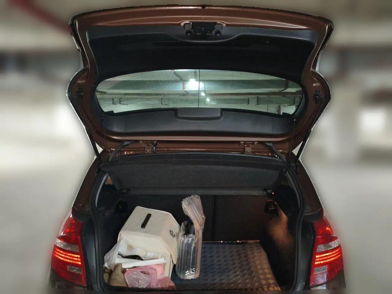 BMW 1 Series 2011 120i two-door coupe — миниатюра 19