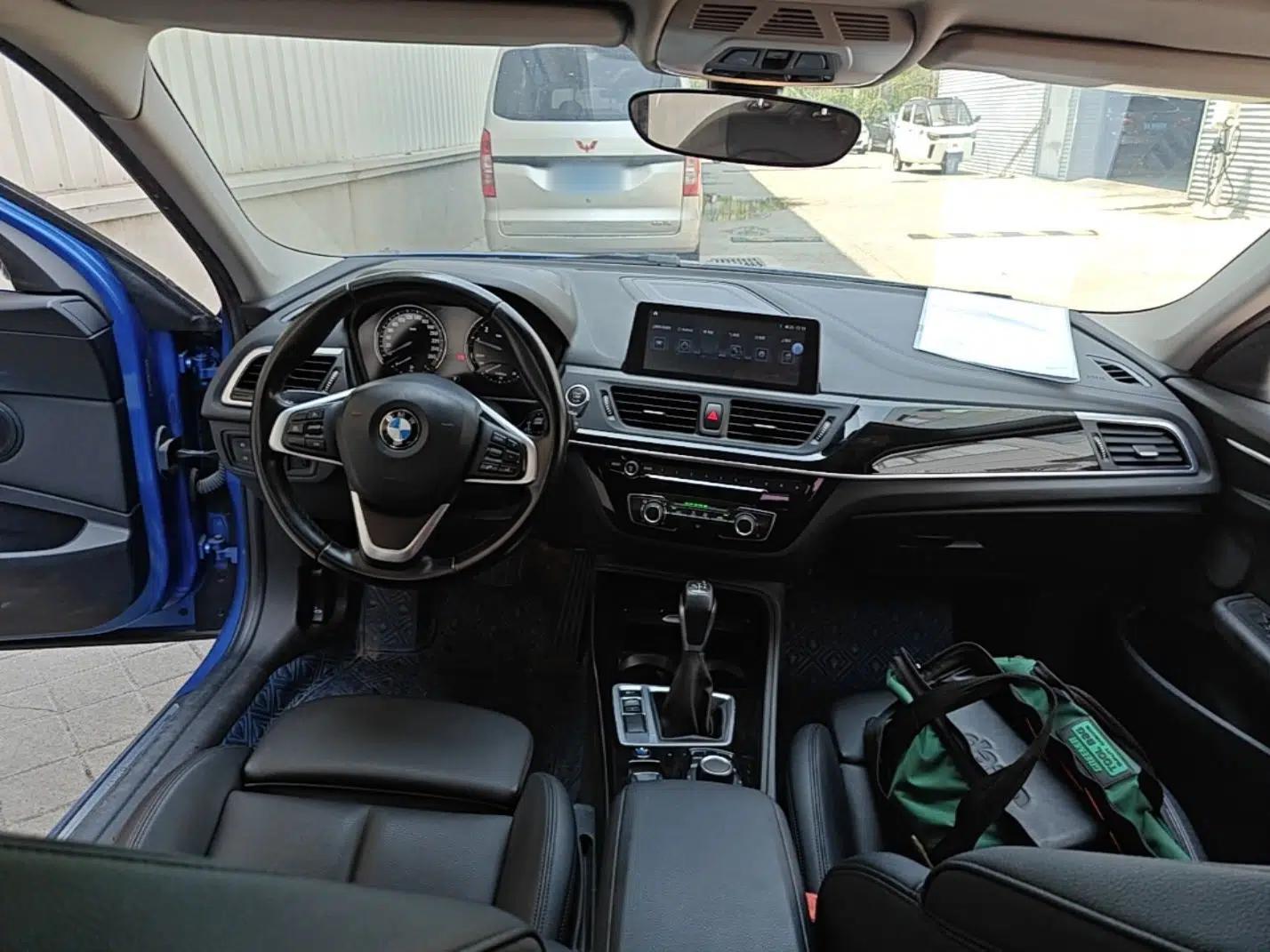 BMW 1 Series 2018 118i Sport Edition — миниатюра 12