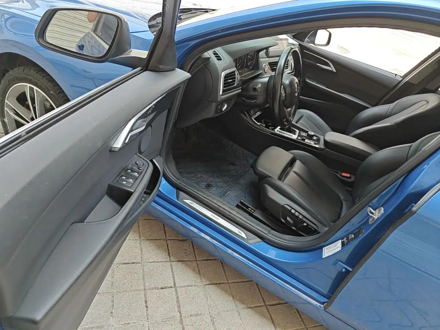 BMW 1 Series 2018 118i Sport Edition — миниатюра 18