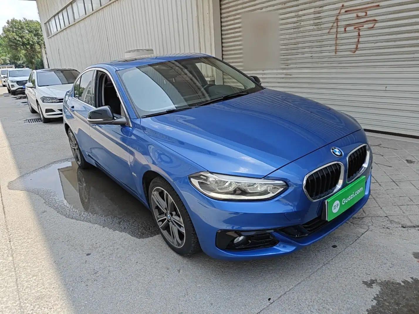 BMW 1 Series 2018 118i Sport Edition — миниатюра 3
