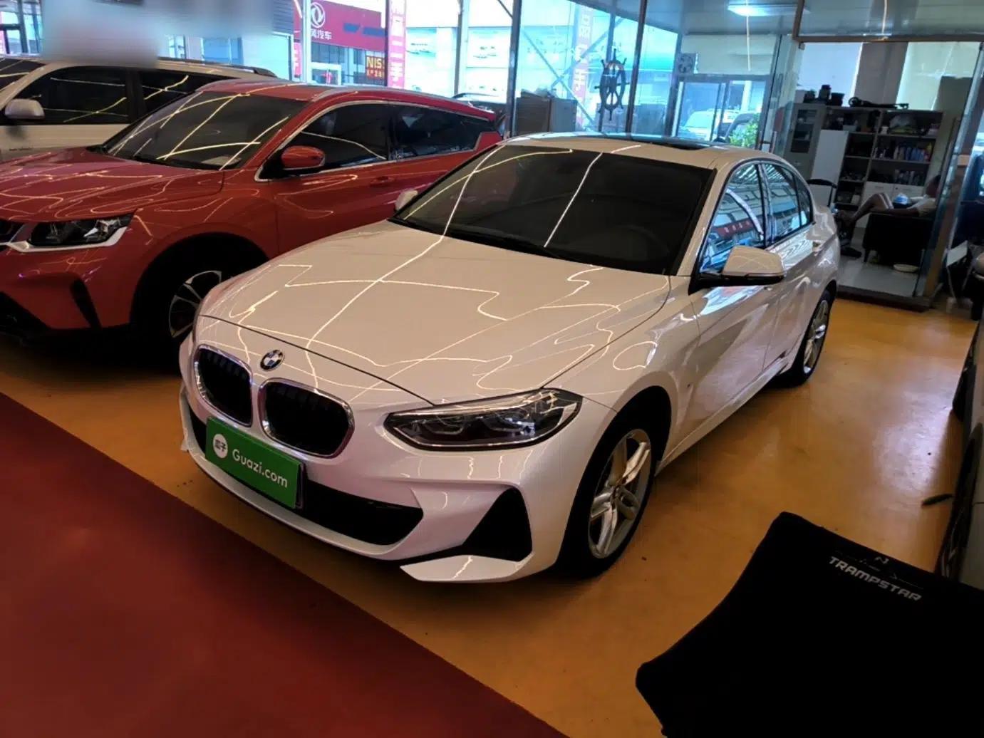 BMW 1 Series 2019 118i M Sport Package — миниатюра 1