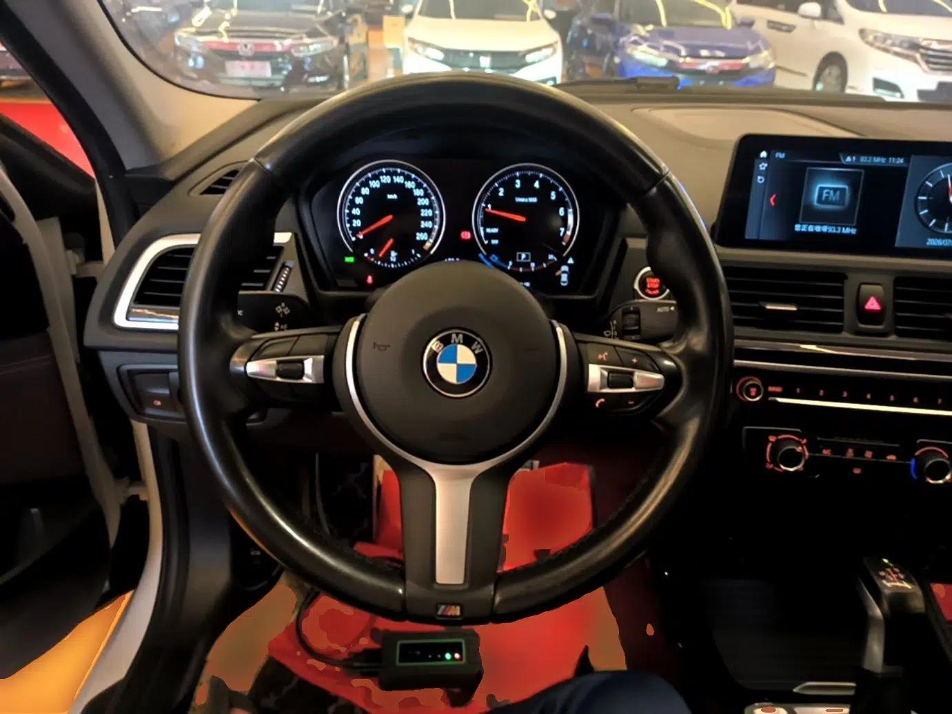 BMW 1 Series 2019 118i M Sport Package — миниатюра 13