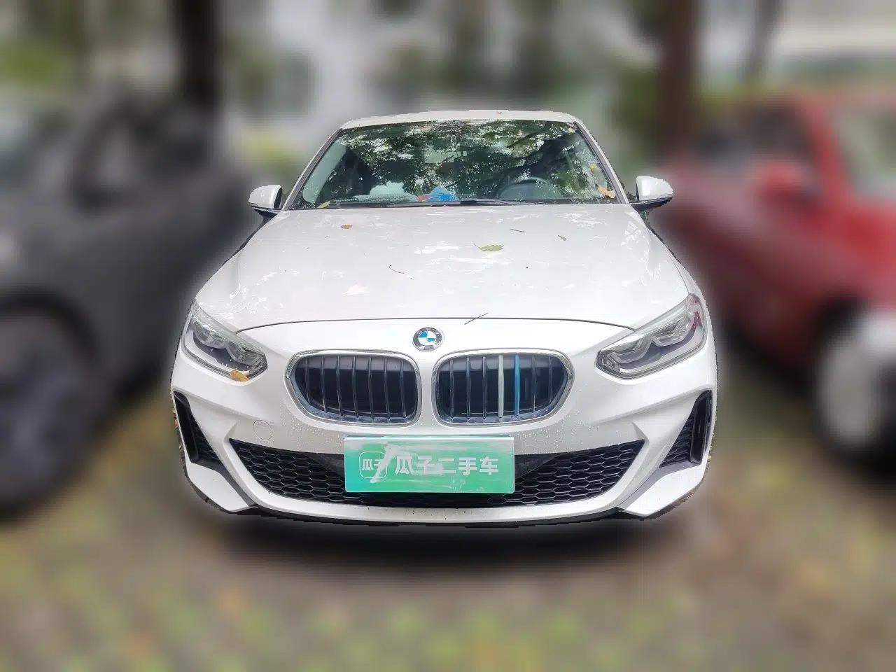 BMW 1 Series 2019 120i Leading Model M Sport Package — миниатюра 2