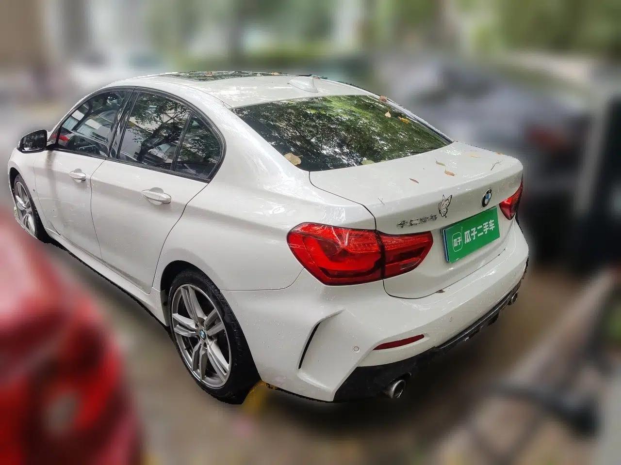 BMW 1 Series 2019 120i Leading Model M Sport Package — миниатюра 4