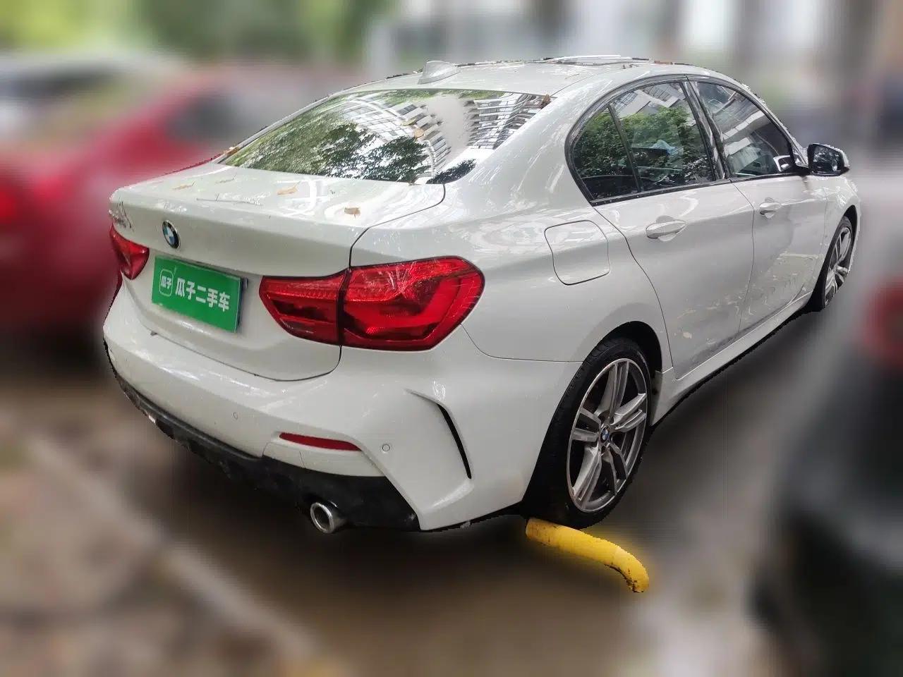 BMW 1 Series 2019 120i Leading Model M Sport Package — миниатюра 6