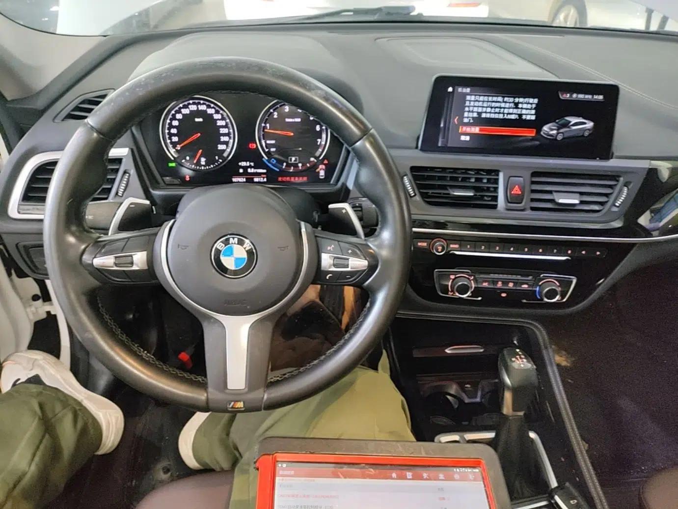 BMW 1 Series 2019 120i Leading Model M Sport Package — миниатюра 12