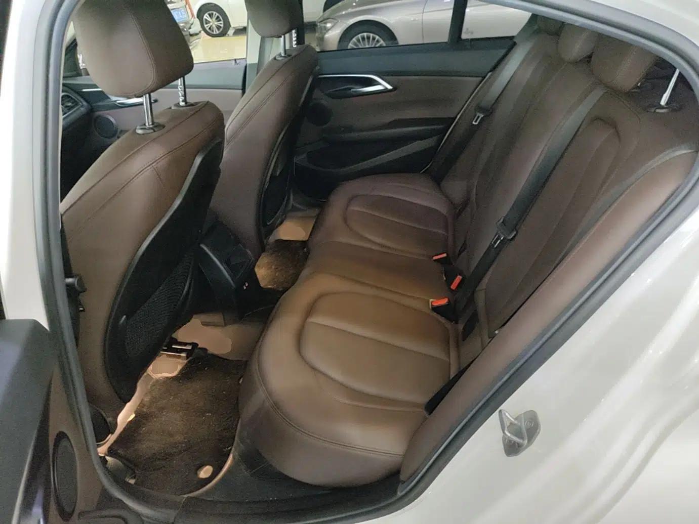 BMW 1 Series 2019 120i Leading Model M Sport Package — миниатюра 20