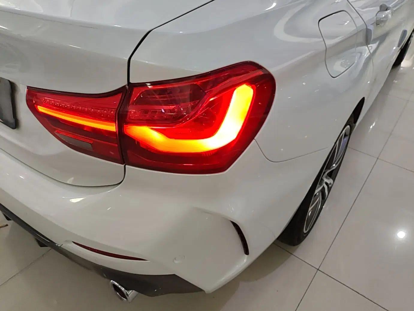 BMW 1 Series 2019 120i Leading Model M Sport Package — миниатюра 9