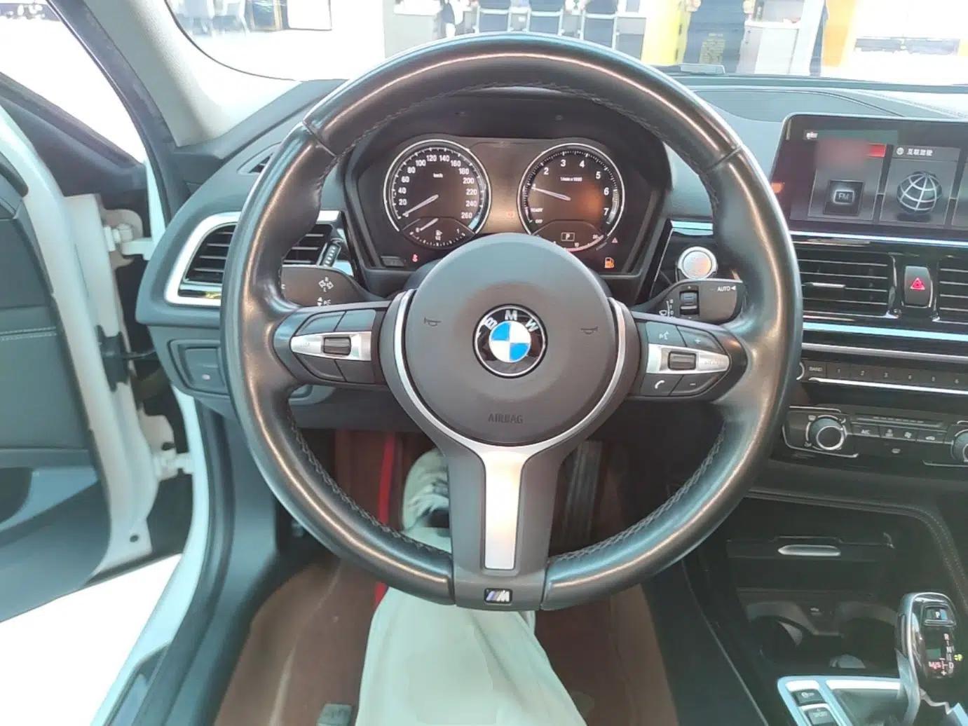 BMW 1 Series 2021 120i M Sport Night Edition — миниатюра 13