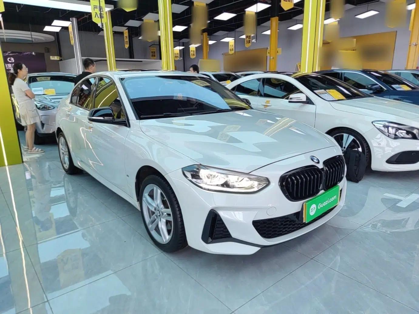 BMW 1 Series 2021 120i M Sport Night Edition — миниатюра 3