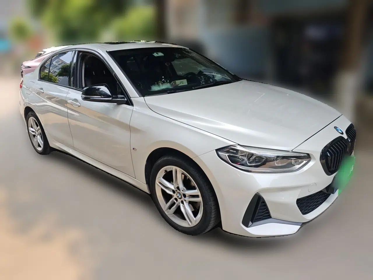 BMW 1 Series 2023 120i M Sport Night Edition — миниатюра 3