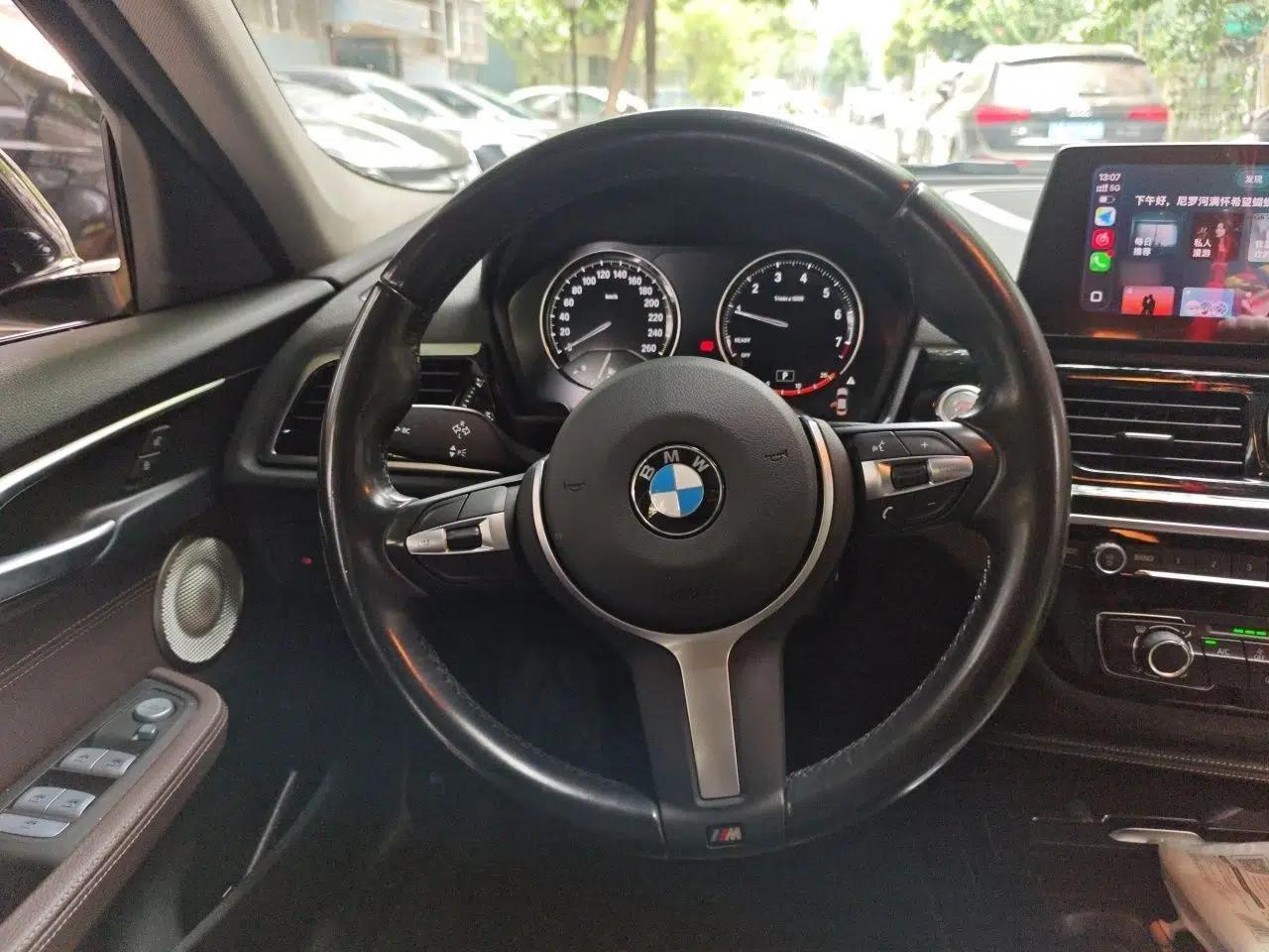 BMW 1 Series 2023 120i M Sport Night Edition — миниатюра 10