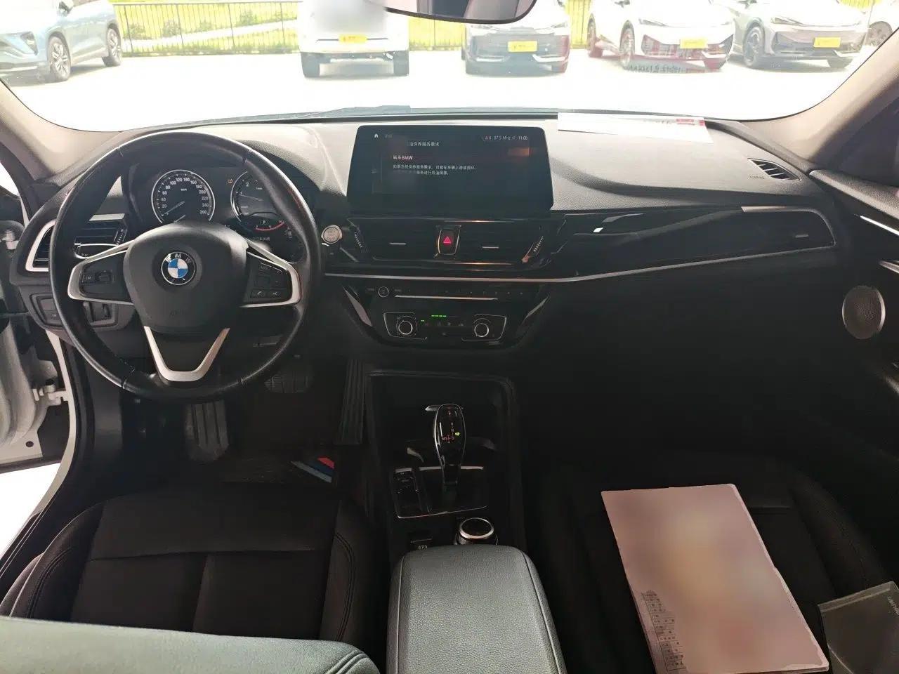 BMW 1 Series 2022 120i M Sport Edition — миниатюра 9