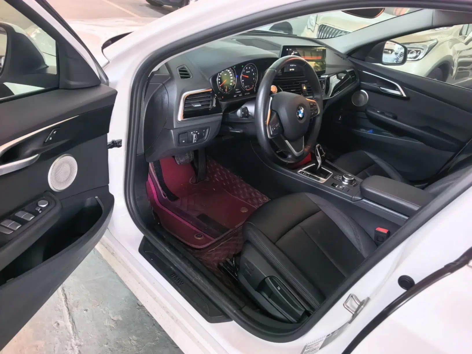 BMW 1 Series 2023 120i M Sport Edition — миниатюра 18