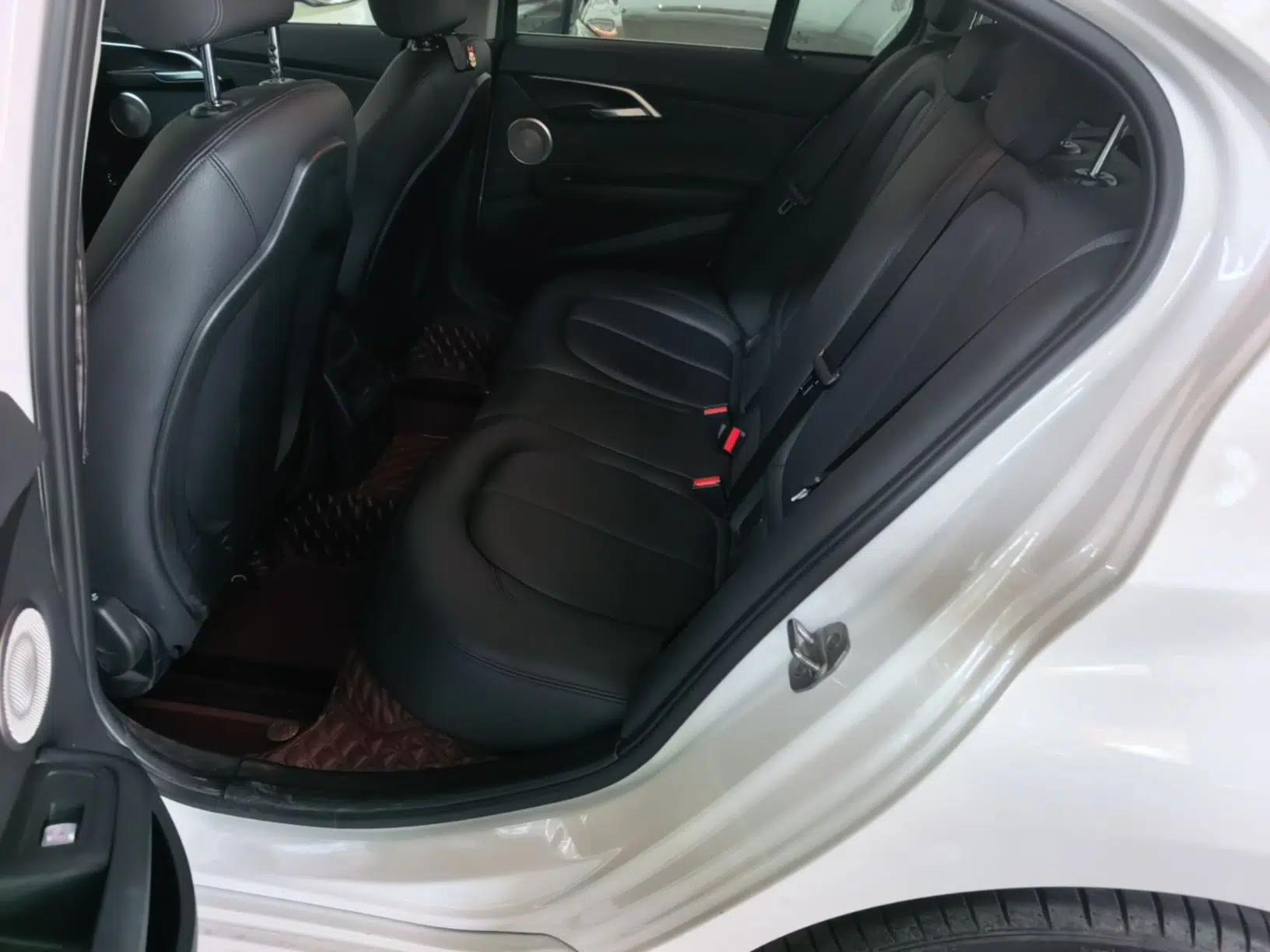 BMW 1 Series 2023 120i M Sport Edition — миниатюра 20