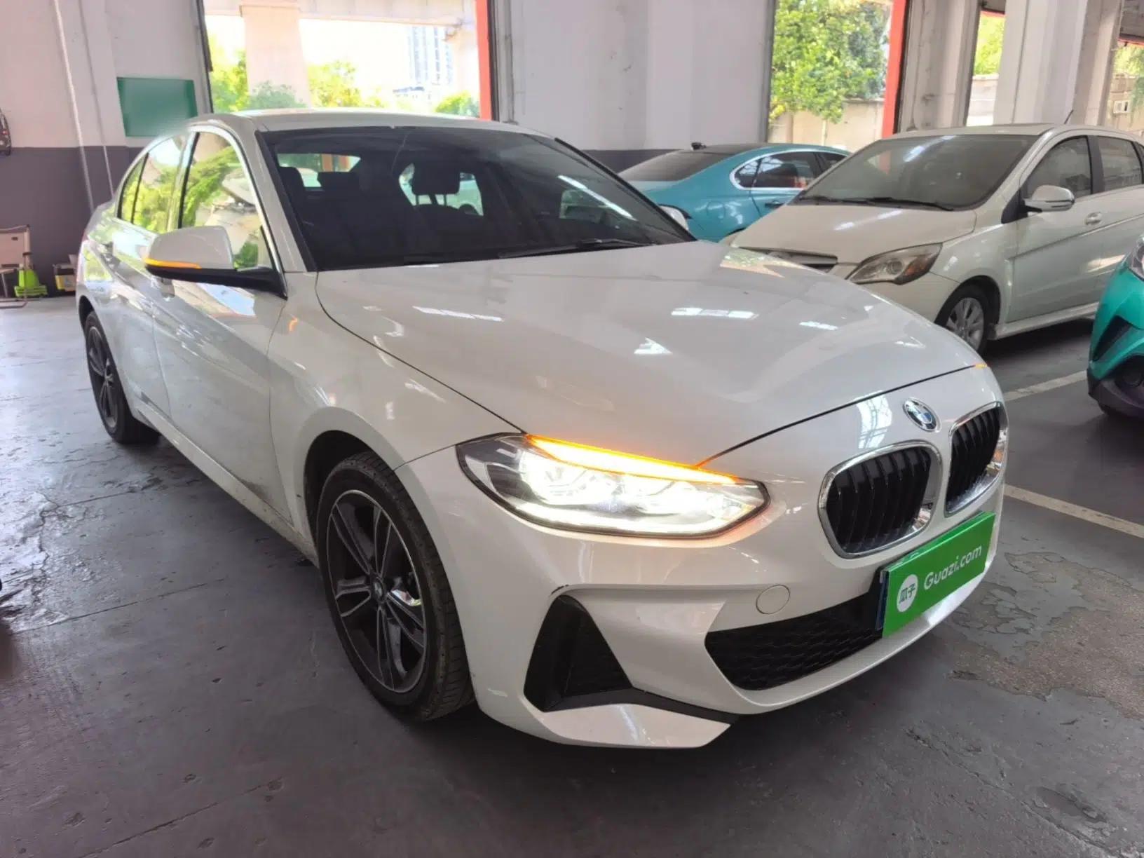 BMW 1 Series 2023 120i M Sport Edition — миниатюра 3