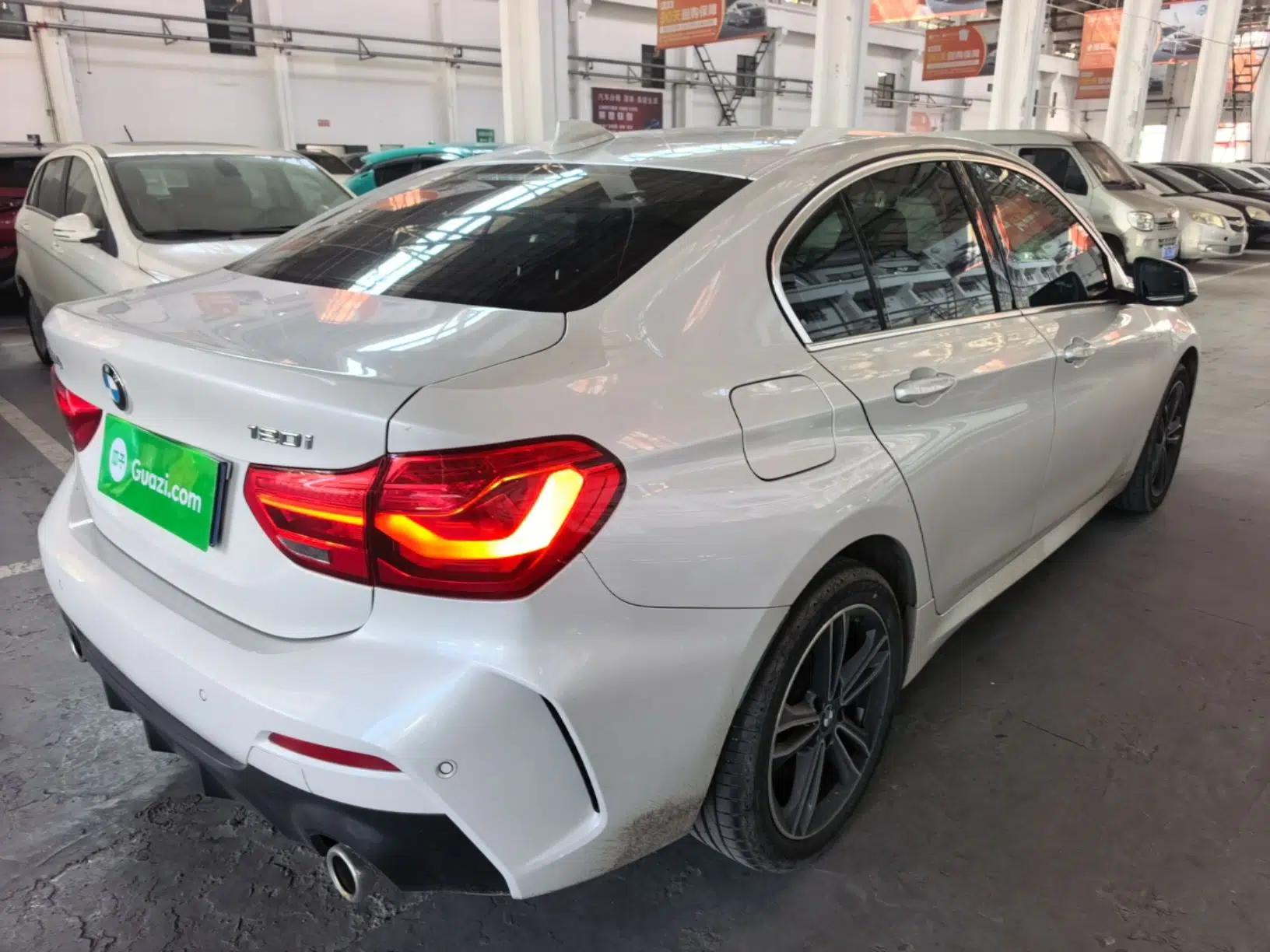 BMW 1 Series 2023 120i M Sport Edition — миниатюра 6