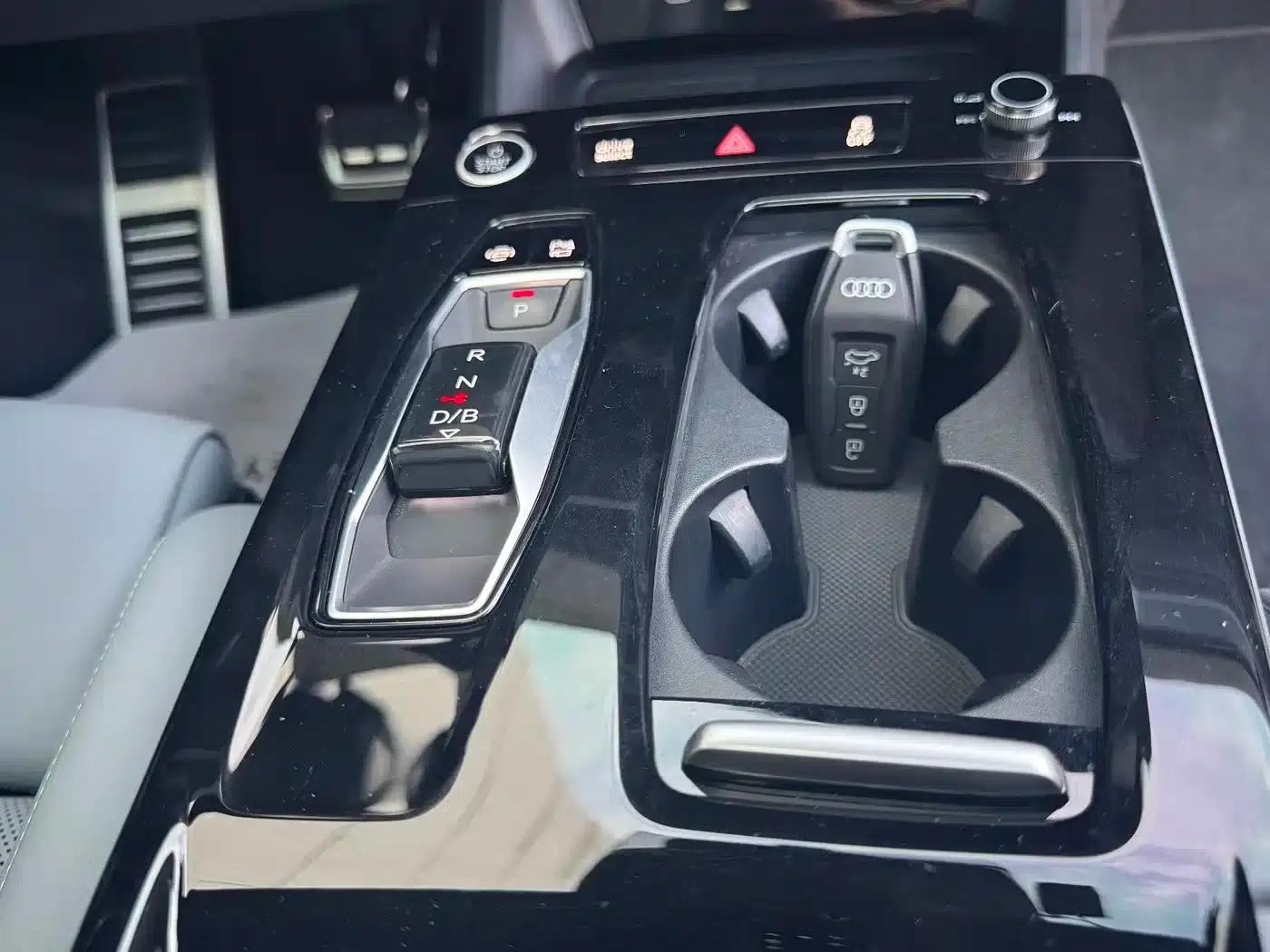 Audi Q6L e-tron 2026 First Edition — миниатюра 12