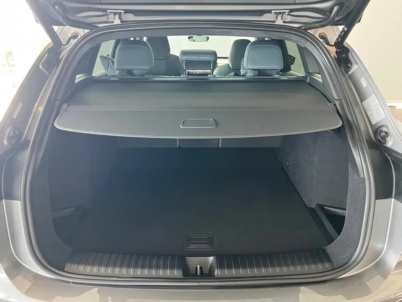 Audi Q6L e-tron 2026 First Edition — миниатюра 6