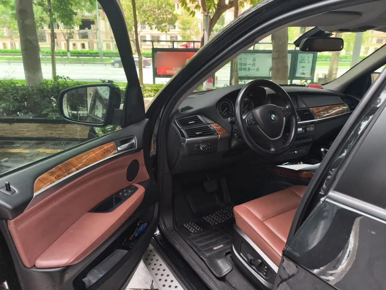 BMW X5 2011 xDrive35i Luxury Model — миниатюра 16