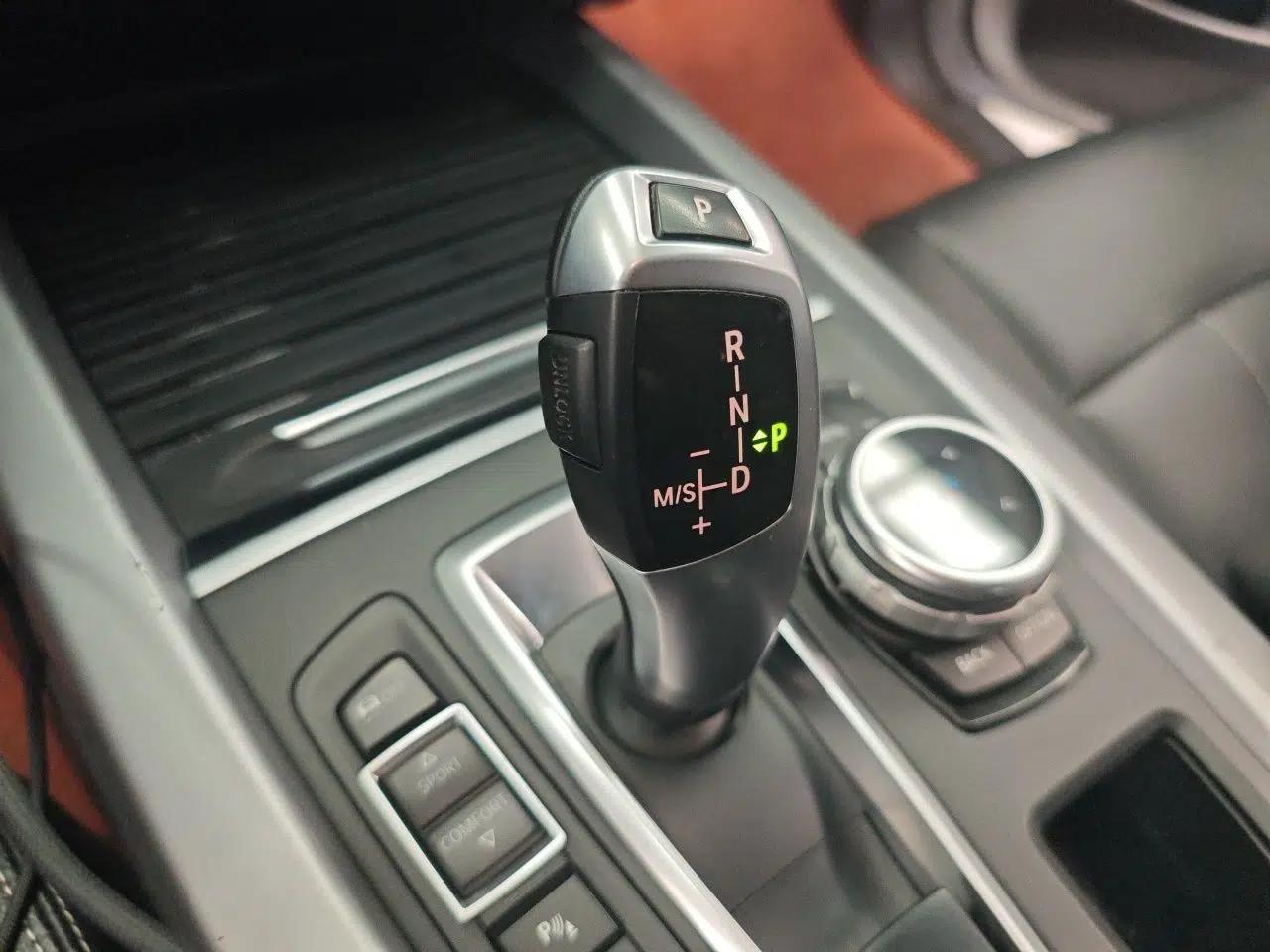 BMW X5 BMW X5 (parallel import), Middle East specification, 3.0-liter gasoline engine, automatic transmission, 5 seats, with sunroof. — миниатюра 14