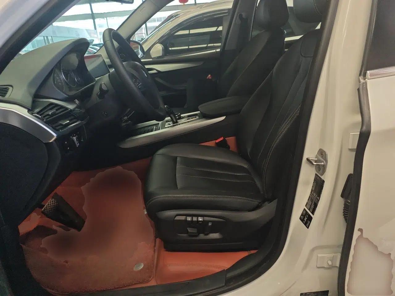 BMW X5 BMW X5 (parallel import), Middle East specification, 3.0-liter gasoline engine, automatic transmission, 5 seats, with sunroof. — миниатюра 15
