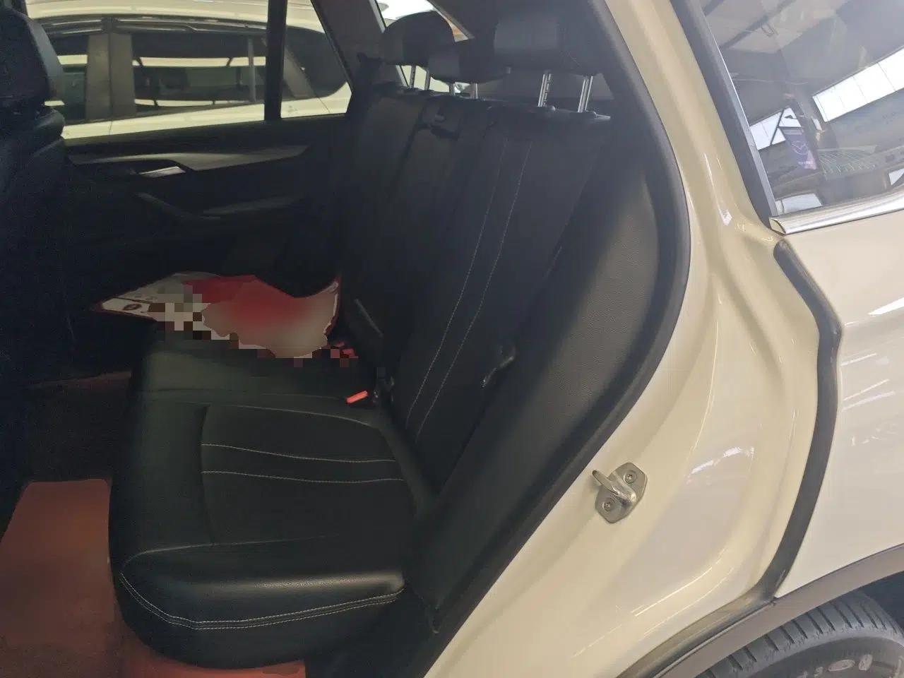 BMW X5 BMW X5 (parallel import), Middle East specification, 3.0-liter gasoline engine, automatic transmission, 5 seats, with sunroof. — миниатюра 17