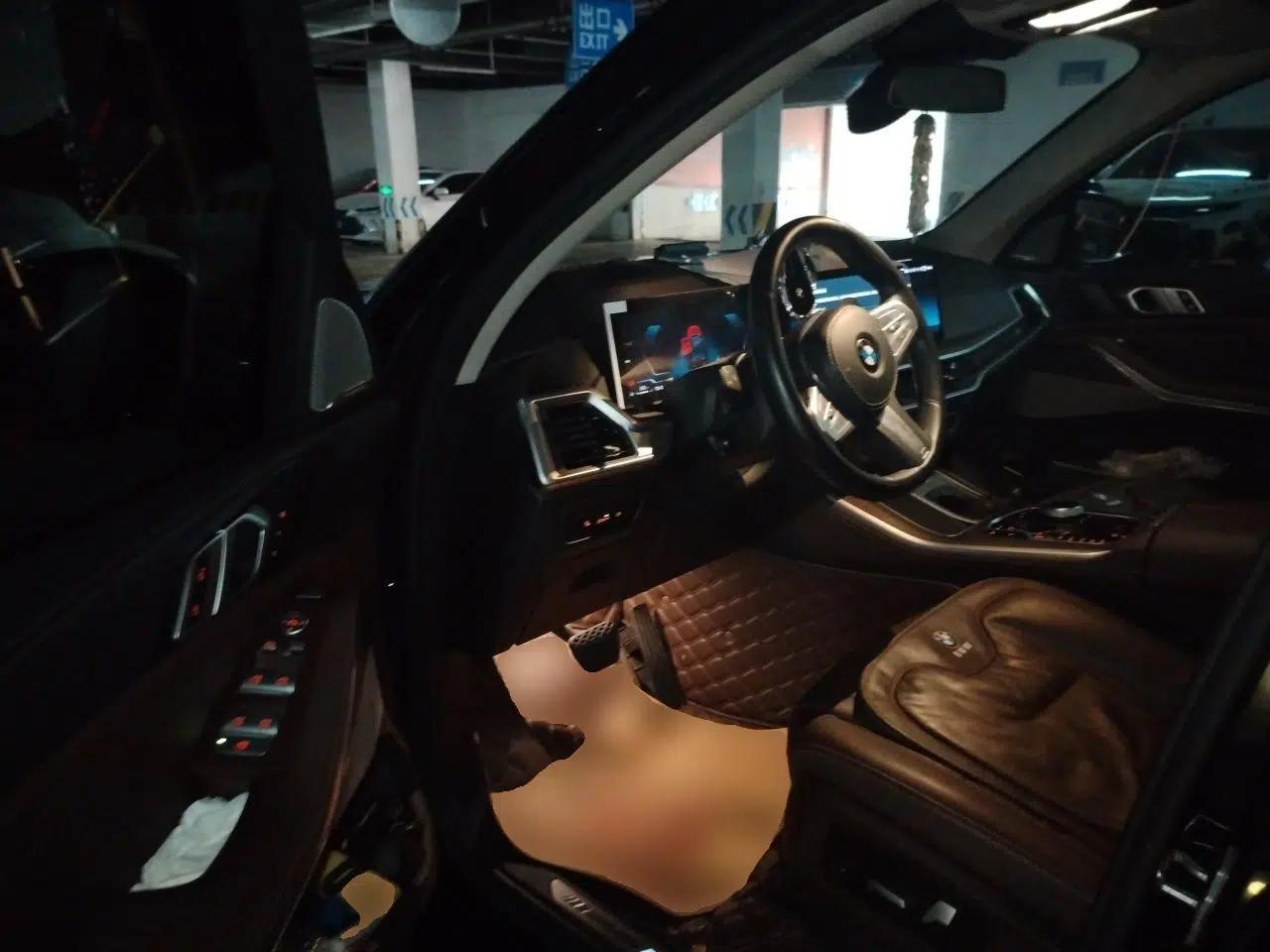 BMW X5 2023 xDrive 30Li Luxury M Sport Night Edition Package — миниатюра 16