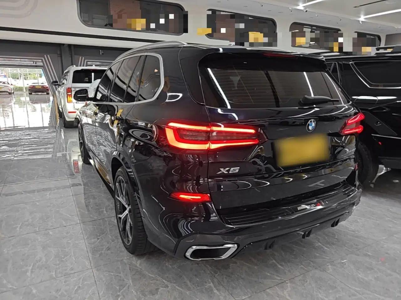 BMW X5 2021 Restyled xDrive40i Luxury Version M Sport Package — миниатюра 4