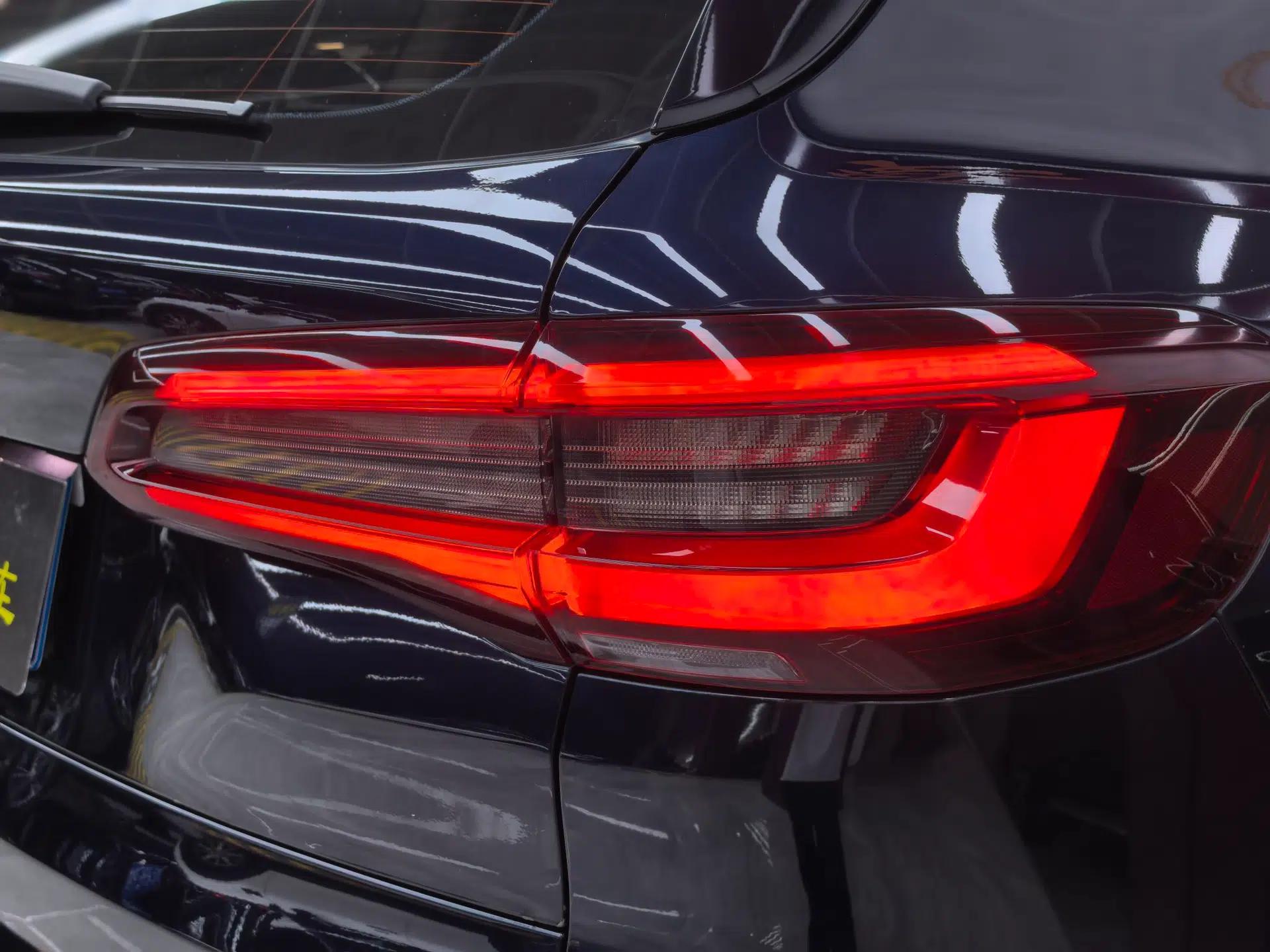 BMW X5 2022 Restyled xDrive 30Li Luxury Version M Sport Package — миниатюра 6