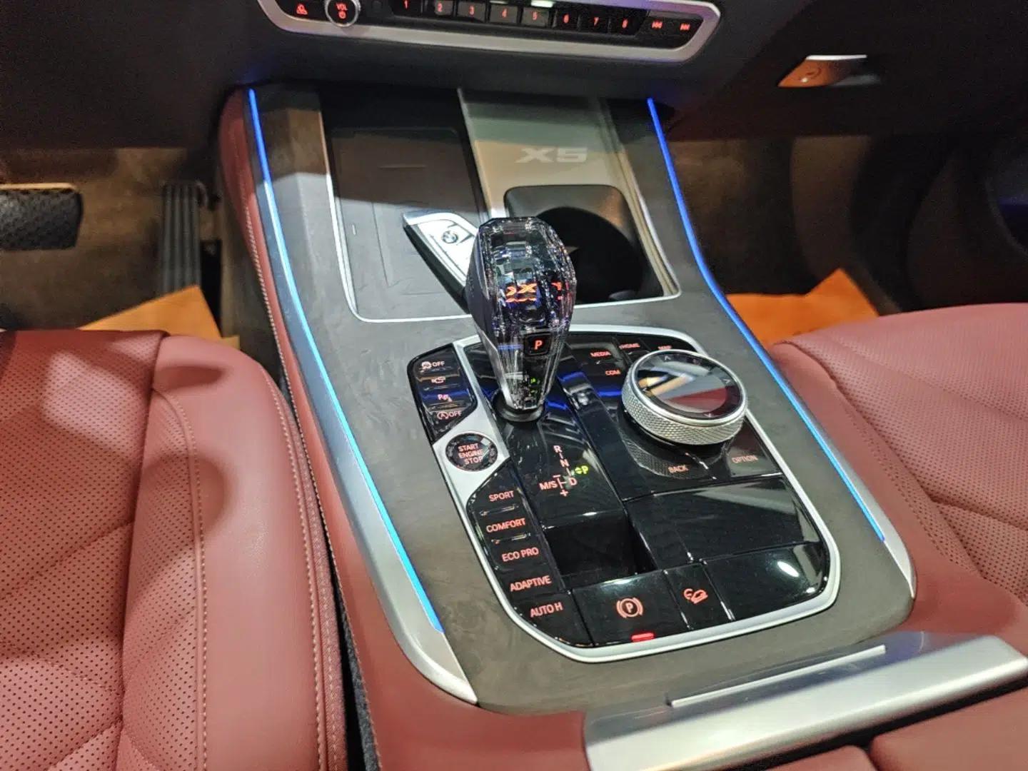 BMW X5 2022 Restyled xDrive 30Li Luxury Version M Sport Package — миниатюра 16