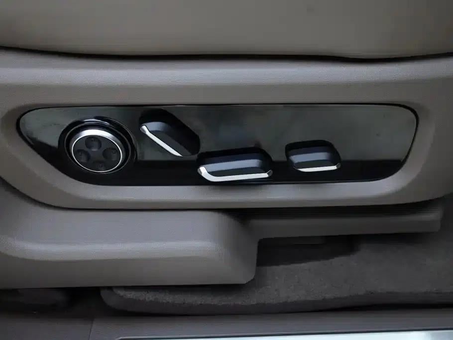 Wenjie M8 2025 Range Extended Max+ Version 53.4kWh 5-Seat Version (192-line LiDAR) — миниатюра 15