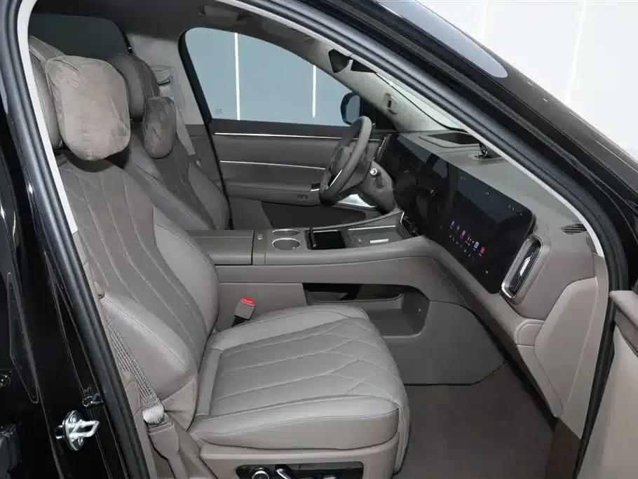Wenjie M8 2025 Range Extended Max+ Version 53.4kWh 5-Seat Version (192-line LiDAR) — миниатюра 16