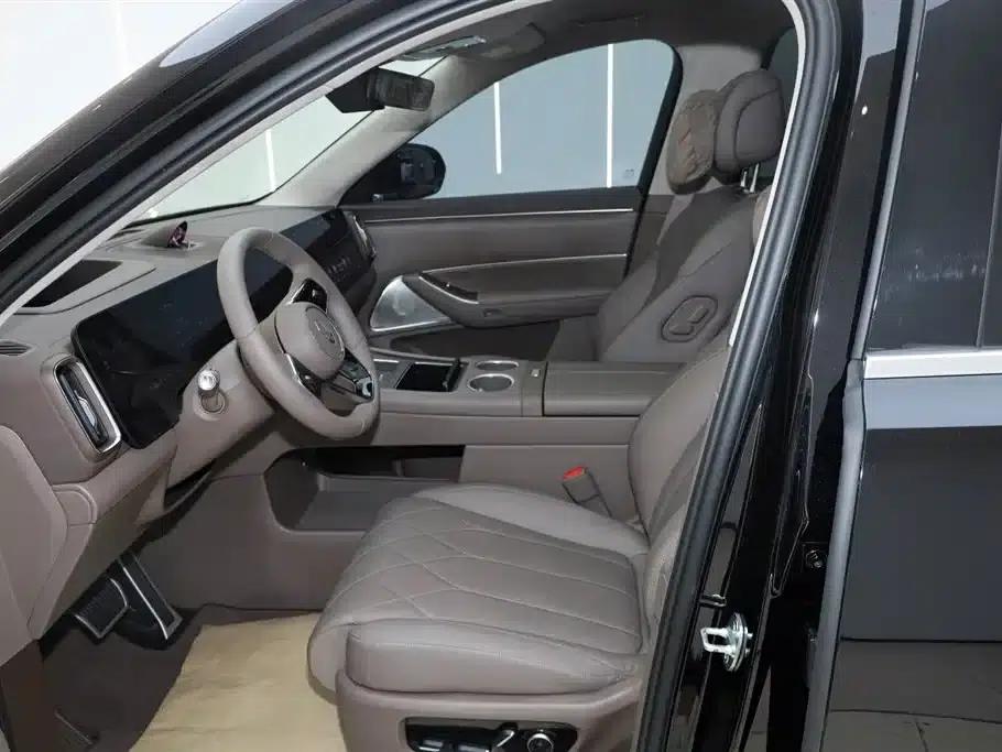 Wenjie M8 2025 Range Extended Max+ Version 53.4kWh 5-Seat Version (192-line LiDAR) — миниатюра 19
