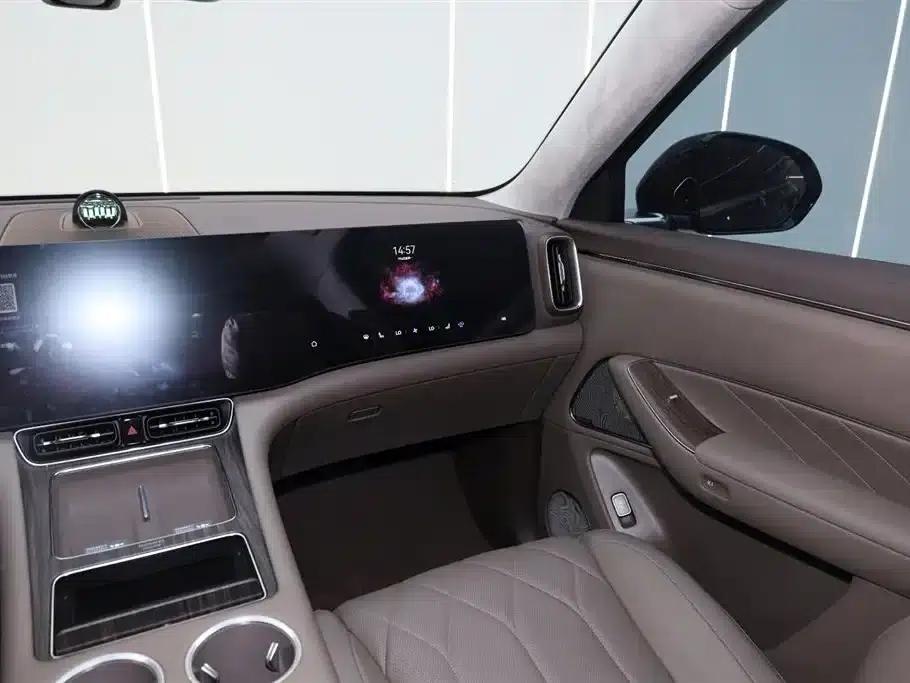 Wenjie M8 2025 Range Extended Max+ Version 53.4kWh 5-Seat Version (192-line LiDAR) — миниатюра 27