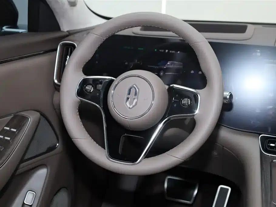 Wenjie M8 2025 Range Extended Max+ Version 53.4kWh 5-Seat Version (192-line LiDAR) — миниатюра 29
