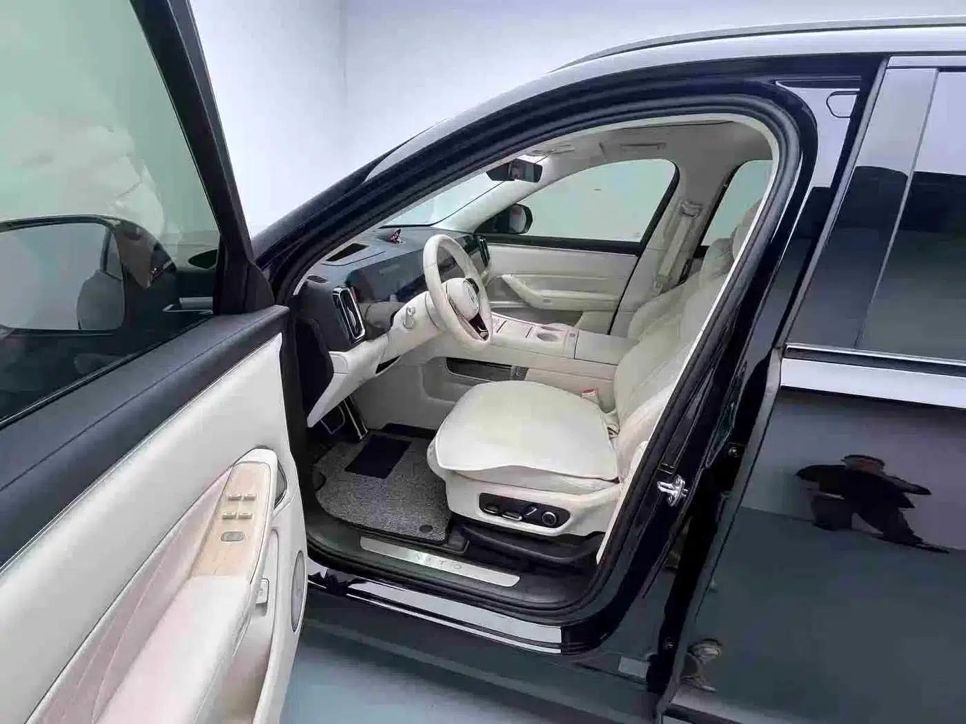 Wenjie M8 2025 Pure Electric Max+ 5-Seat 4WD Version (192-line LiDAR) — миниатюра 4