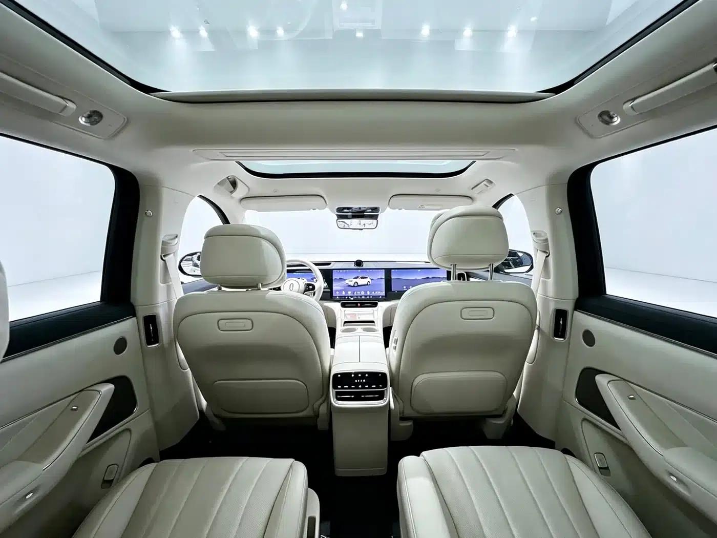 Wenjie M8 2025 Extended Range Max+ Version (53.4kWh, 6-seater, 192-line LiDAR) — миниатюра 12