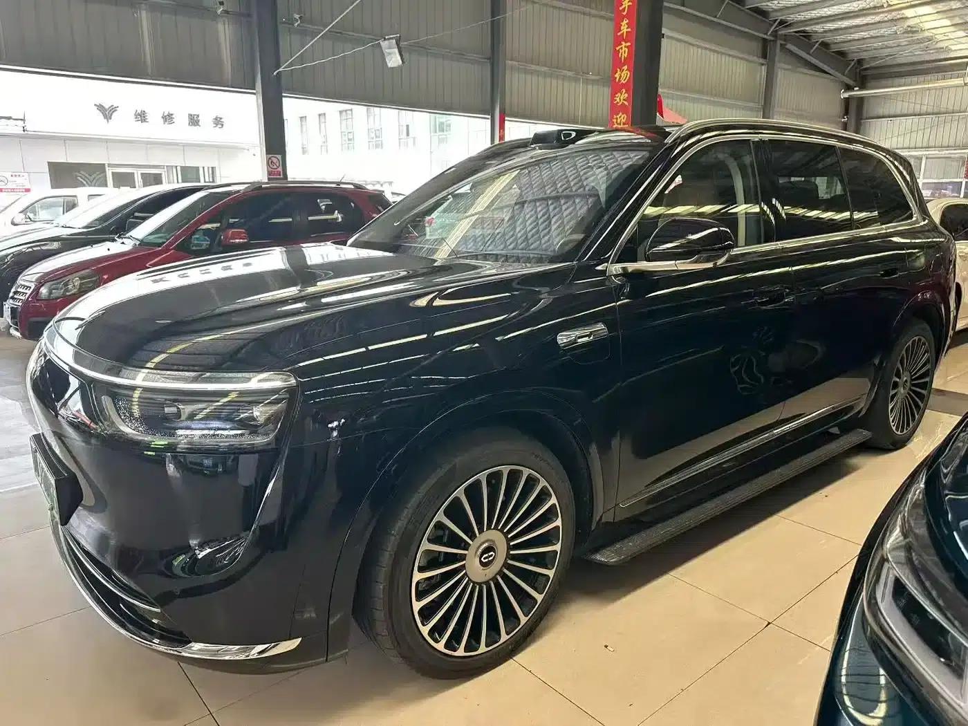Wenjie M8 2025 Range Extended Ultra Edition 53.4kWh 6-Seat Version (192-line LiDAR) — миниатюра 1