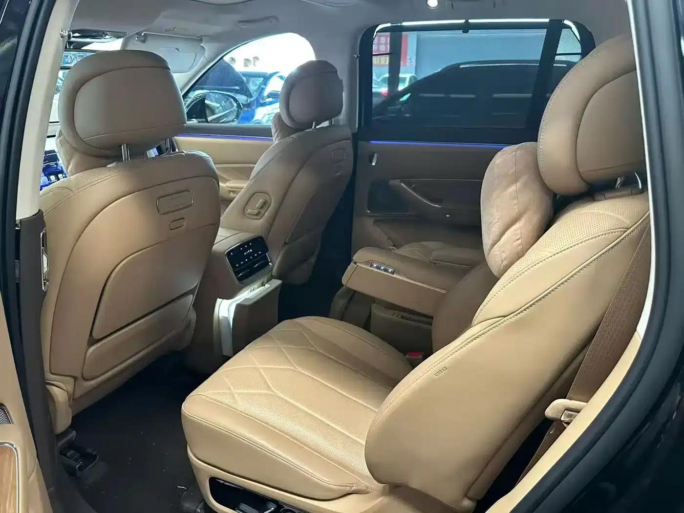 Wenjie M8 2025 Range Extended Ultra Edition 53.4kWh 6-Seat Version (192-line LiDAR) — миниатюра 7
