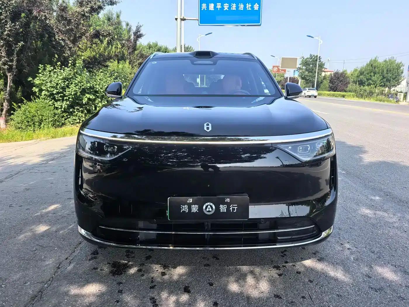 Wenjie M8 2025 Range Extended Ultra Edition 53.4kWh 6-Seat Version (192-line LiDAR) — миниатюра 1