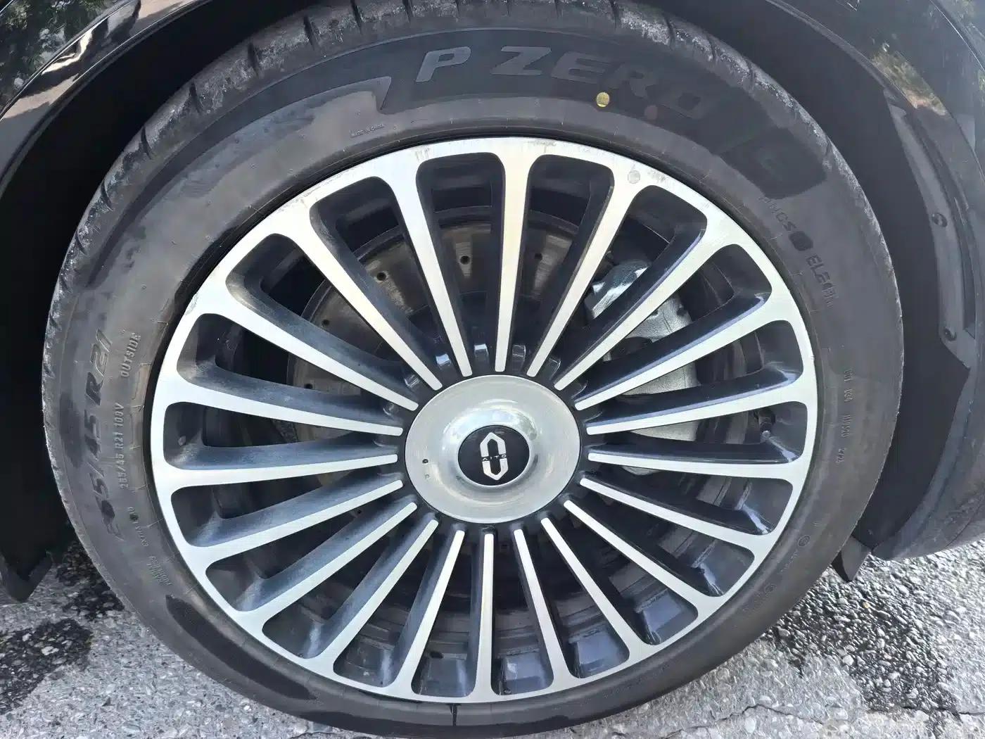 Wenjie M8 2025 Range Extended Ultra Edition 53.4kWh 6-Seat Version (192-line LiDAR) — миниатюра 12