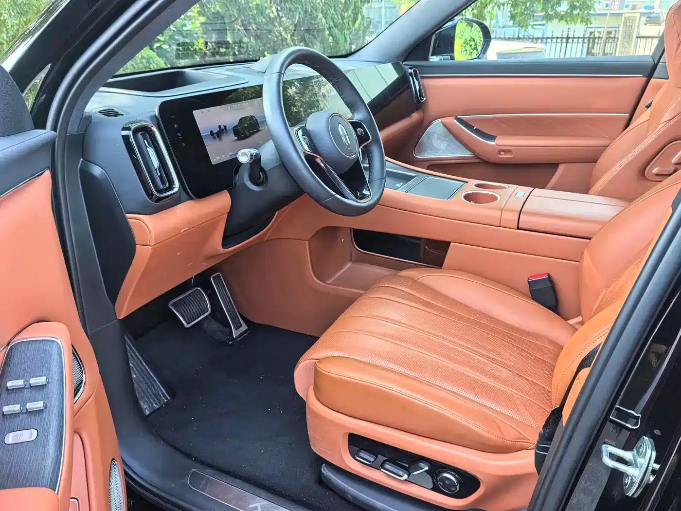Wenjie M8 2025 Range Extended Ultra Edition 53.4kWh 6-Seat Version (192-line LiDAR) — миниатюра 14