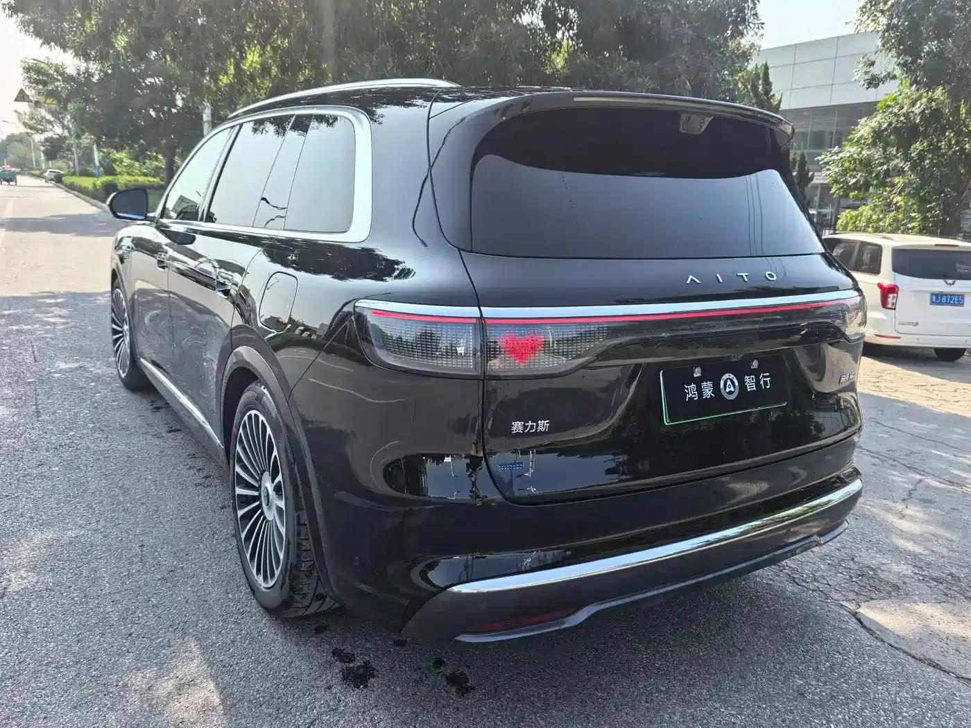 Wenjie M8 2025 Range Extended Ultra Edition 53.4kWh 6-Seat Version (192-line LiDAR) — миниатюра 5