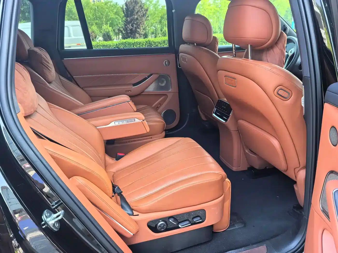 Wenjie M8 2025 Range Extended Ultra Edition 53.4kWh 6-Seat Version (192-line LiDAR) — миниатюра 9